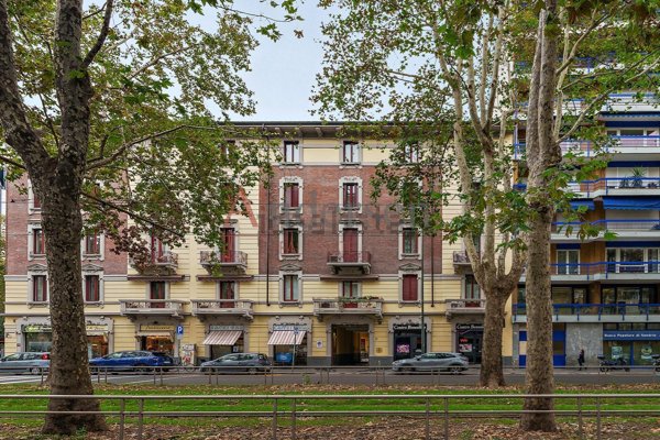 appartamento in vendita a Milano in zona Sempione