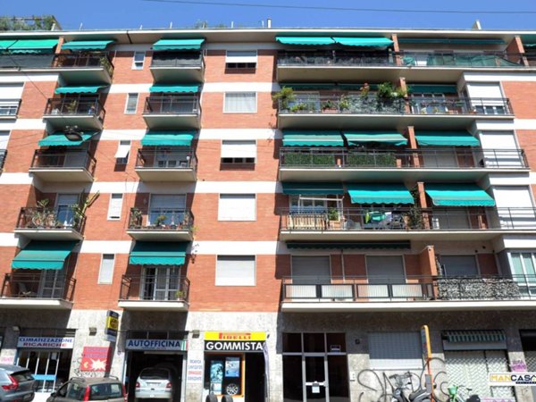 appartamento in vendita a Milano in zona Porta Genova