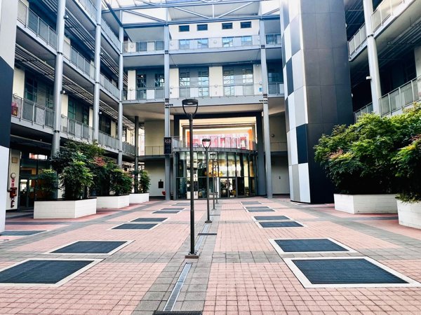 appartamento in vendita a Milano in zona Bocconi
