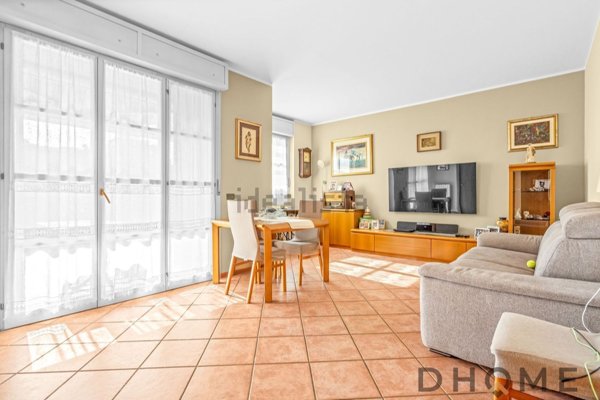 appartamento in vendita a Milano in zona Santa Giulia