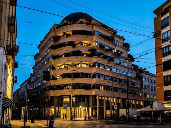 appartamento in vendita a Milano in zona Bocconi