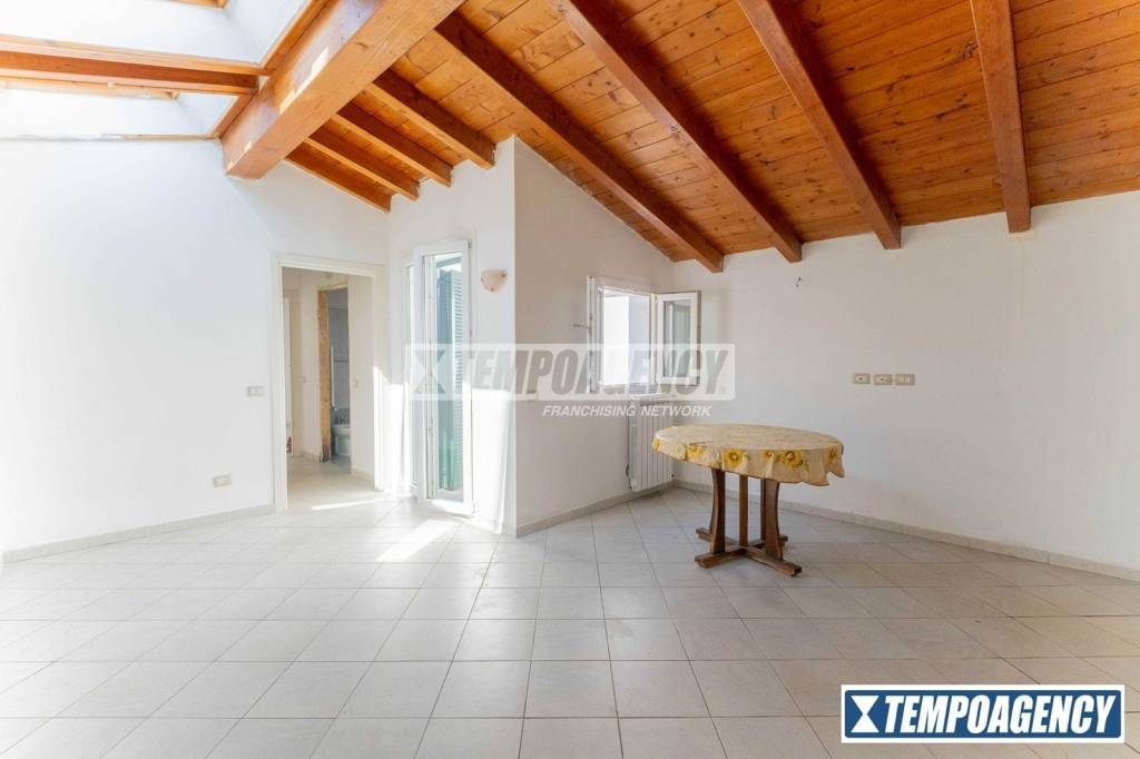appartamento in vendita a Milano in zona Quarto Oggiaro