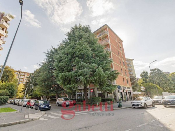 appartamento in vendita a Milano in zona Bande Nere
