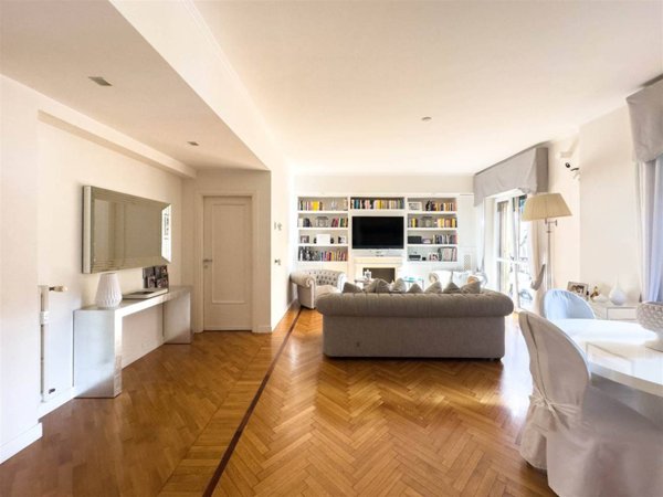 appartamento in vendita a Milano in zona De Angeli