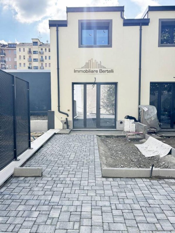 appartamento in vendita a Milano in zona Piazzale Lodi
