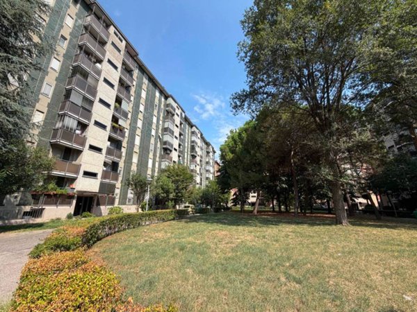 appartamento in vendita a Milano in zona Trenno