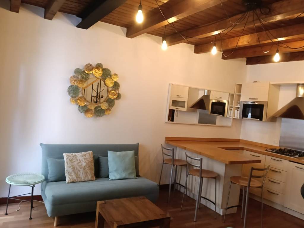 appartamento in vendita a Milano in zona Sant'Ambrogio