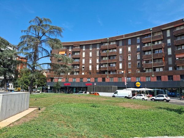 appartamento in vendita a Milano in zona Bande Nere