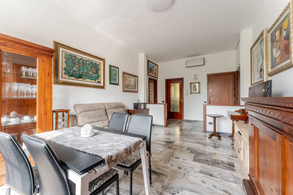 appartamento in vendita a Milano in zona Vigentino