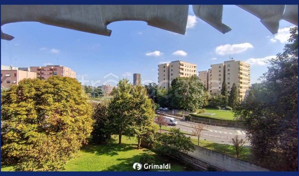 appartamento in vendita a Milano in zona Gallaratese