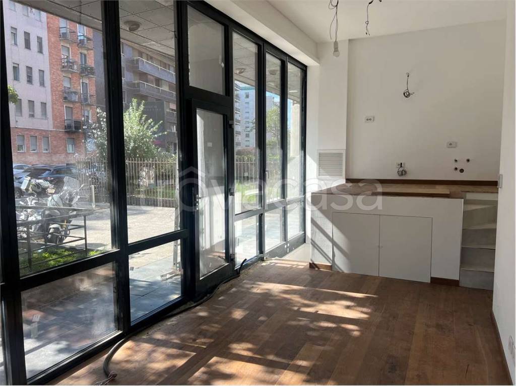 ufficio in vendita a Milano in zona Porta Romana