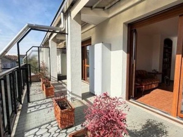 appartamento in vendita a Milano in zona Quinto Romano