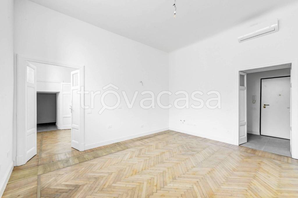 appartamento in vendita a Milano in zona Sempione
