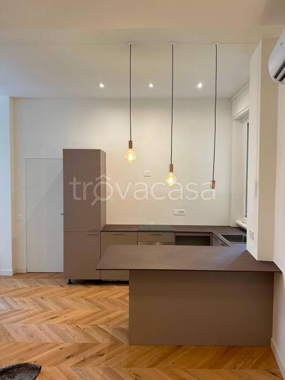appartamento in vendita a Milano in zona XXII Marzo