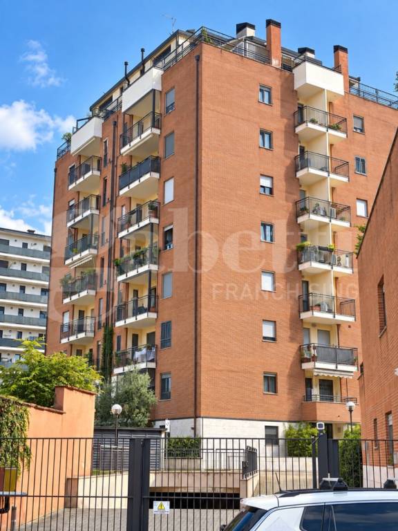 appartamento in vendita a Milano in zona Barona