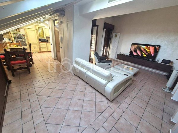 appartamento in vendita a Milano in zona Muggiano