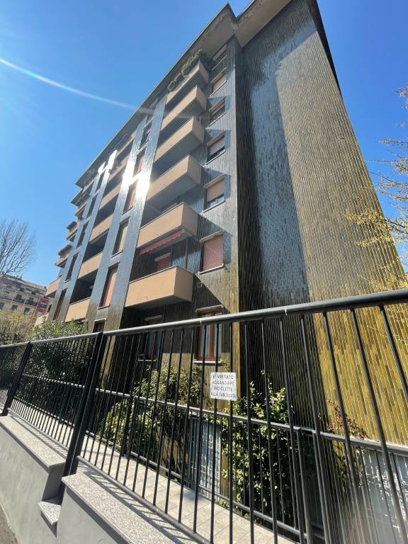 appartamento in vendita a Milano in zona Bande Nere