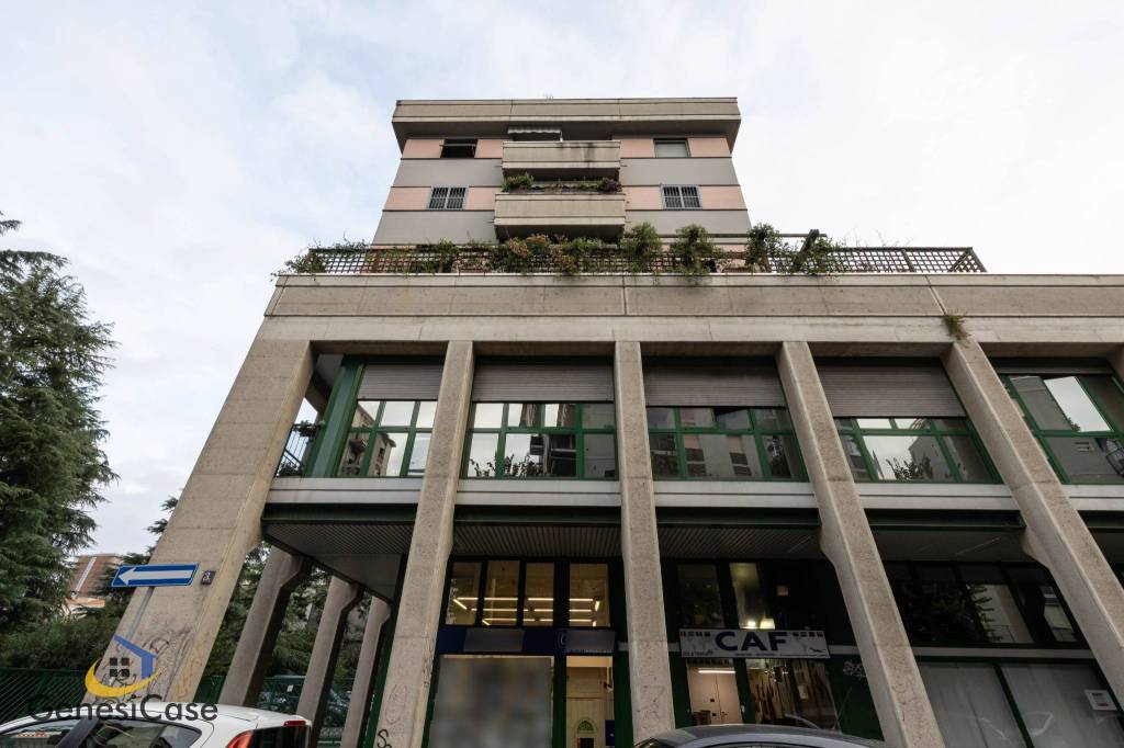 negozio in vendita a Milano in zona Dergano