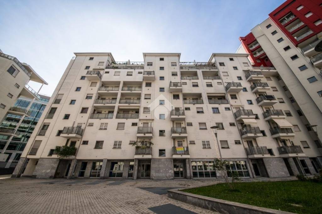 appartamento in vendita a Milano in zona Santa Giulia