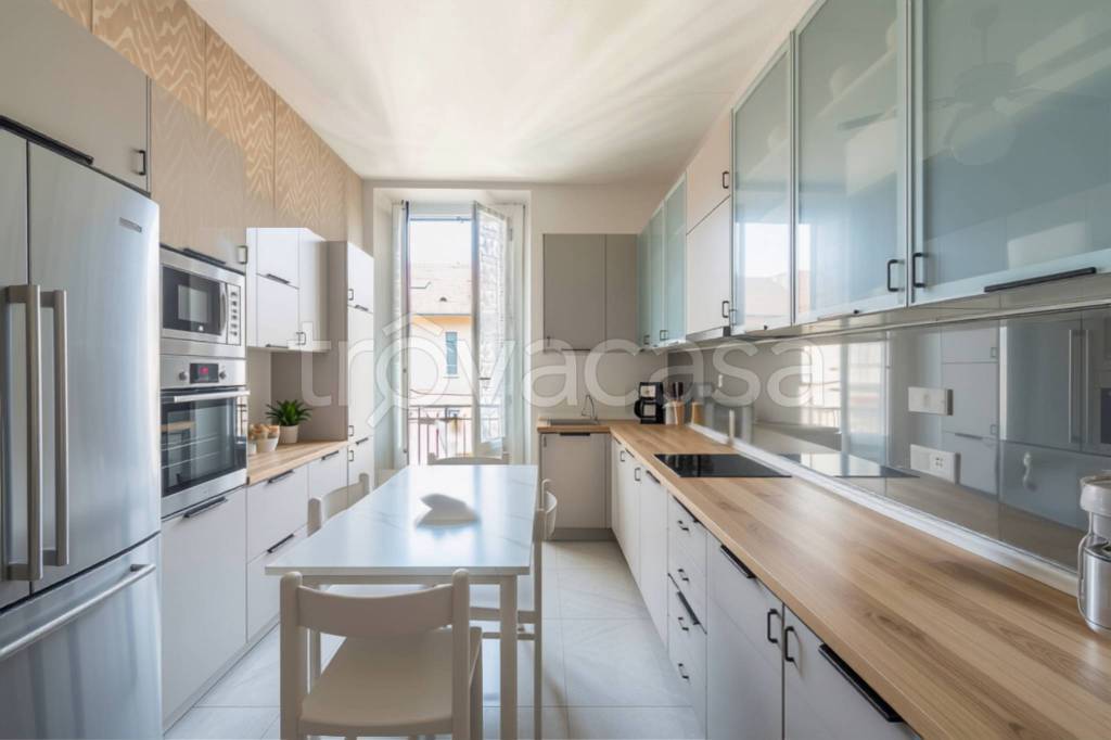 appartamento in vendita a Milano in zona Isola
