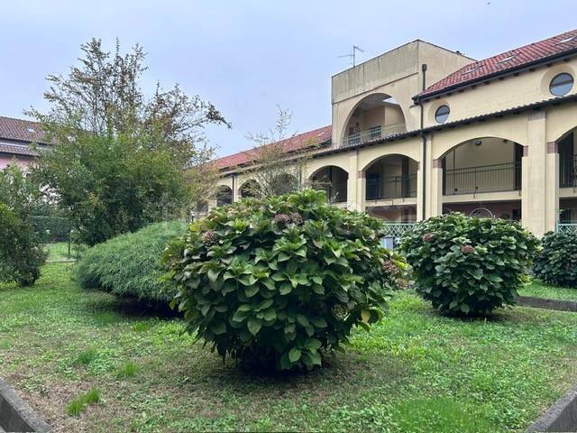 appartamento in vendita a Milano in zona Muggiano