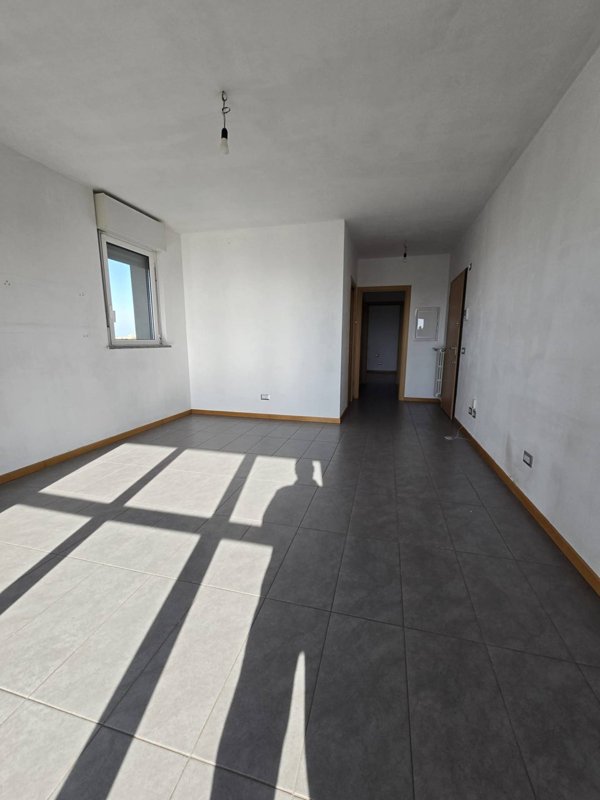 appartamento in vendita a Milano in zona Adriano
