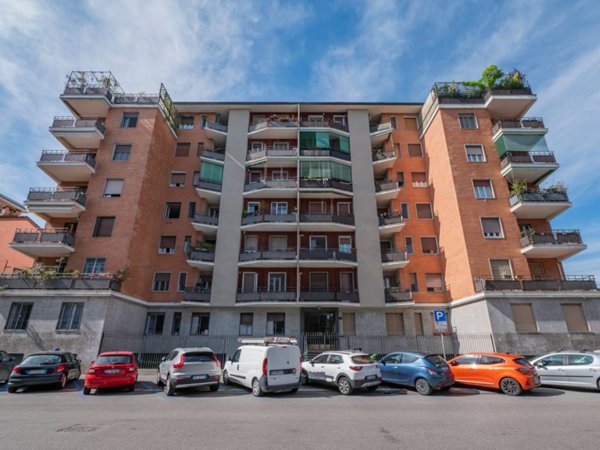 appartamento in vendita a Milano in zona Piazzale Lodi