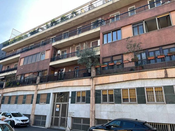 appartamento in vendita a Milano in zona Gorla
