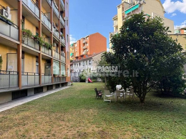 appartamento in vendita a Milano in zona Loreto