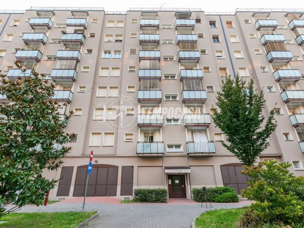 appartamento in vendita a Milano in zona Quarto Oggiaro