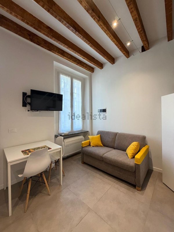 appartamento in vendita a Milano in zona Lorenteggio