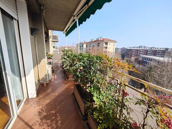 appartamento in vendita a Milano in zona Il Portello