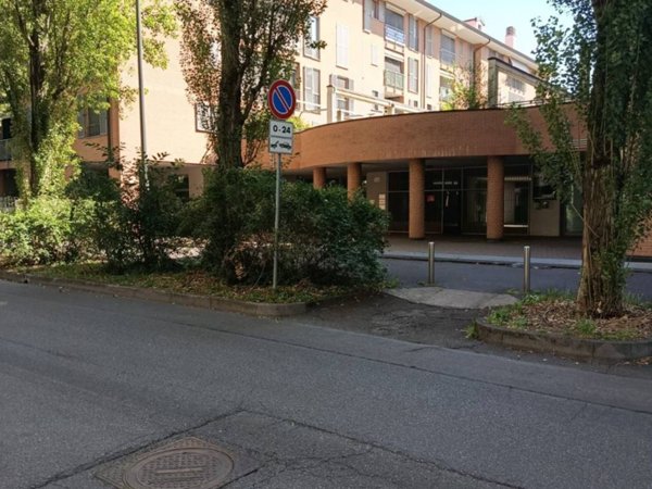 appartamento in vendita a Milano in zona Baggio