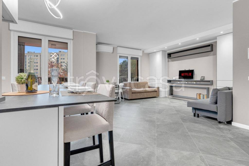 appartamento in vendita a Milano in zona Corvetto