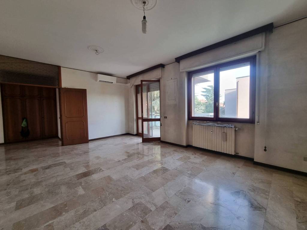 appartamento in vendita a Milano in zona Vigentino