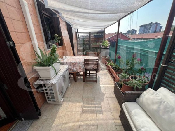 appartamento in vendita a Milano in zona Baggio