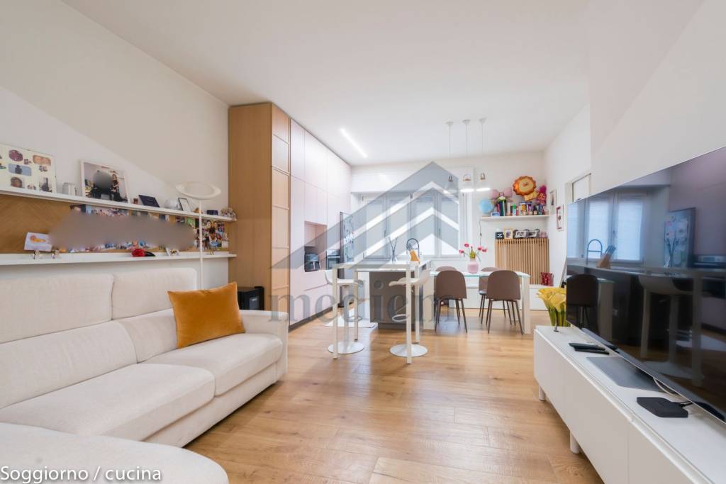 appartamento in vendita a Milano in zona Porta Nuova