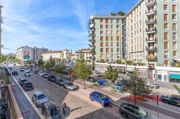 appartamento in vendita a Milano in zona Piazzale Lodi