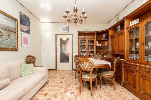 appartamento in vendita a Milano in zona Niguarda