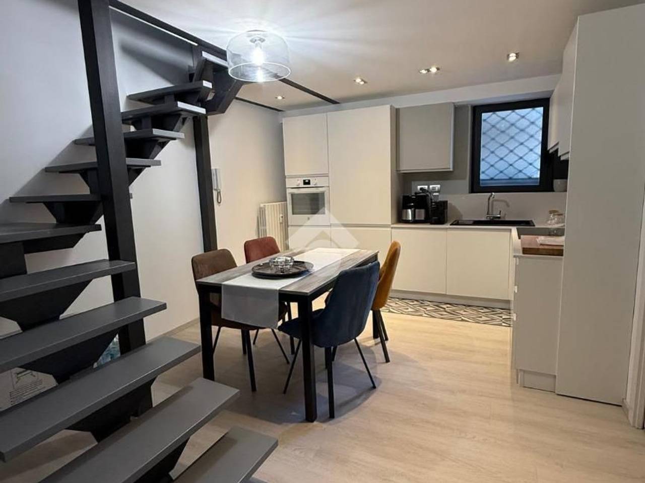 appartamento in vendita a Milano in zona Feltre