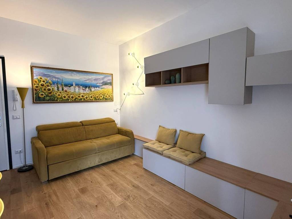 appartamento in vendita a Milano in zona Lorenteggio