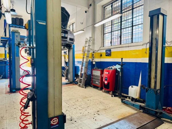 appartamento in vendita a Milano in zona Porta Genova
