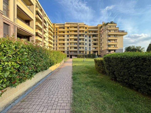 appartamento in vendita a Milano in zona Baggio