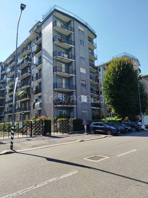 appartamento in vendita a Milano in zona Corvetto