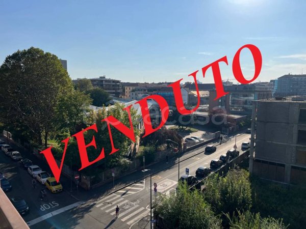 appartamento in vendita a Milano in zona Gorla