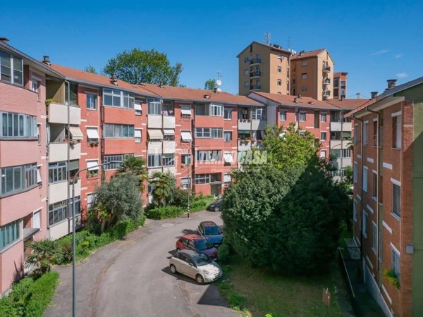 appartamento in vendita a Milano in zona Quarto Oggiaro