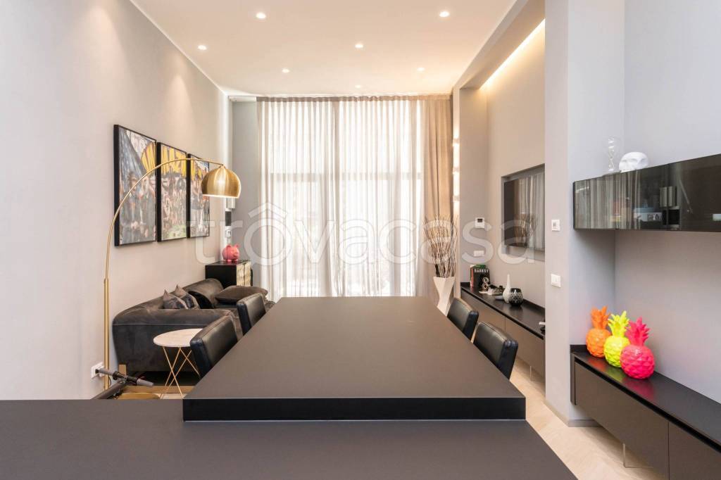 appartamento in vendita a Milano in zona Centro Direzionale