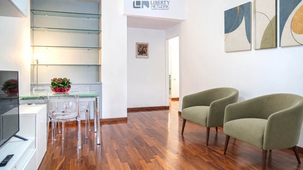 appartamento in vendita a Milano in zona Paolo Sarpi