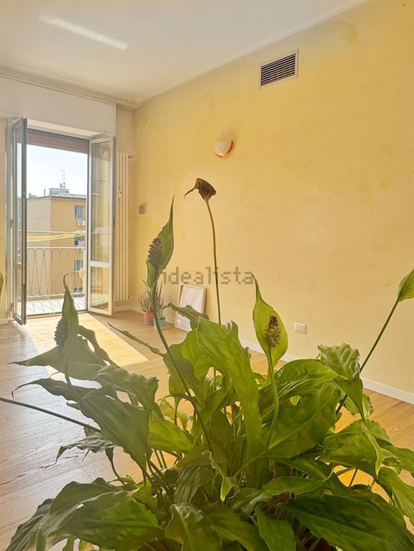 appartamento in vendita a Milano in zona Famagosta