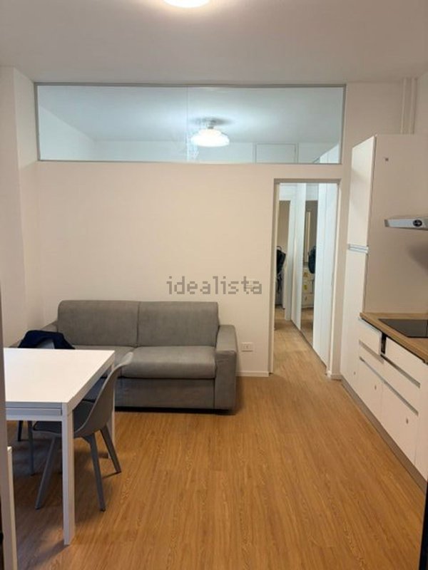 appartamento in vendita a Milano in zona Ghisolfa